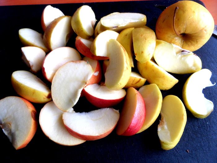 Сладкий суп с рисом, фруктами и ягодами