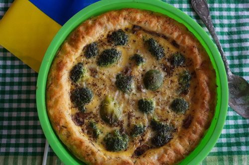 Картофельная запеканка с грибами и брокколи