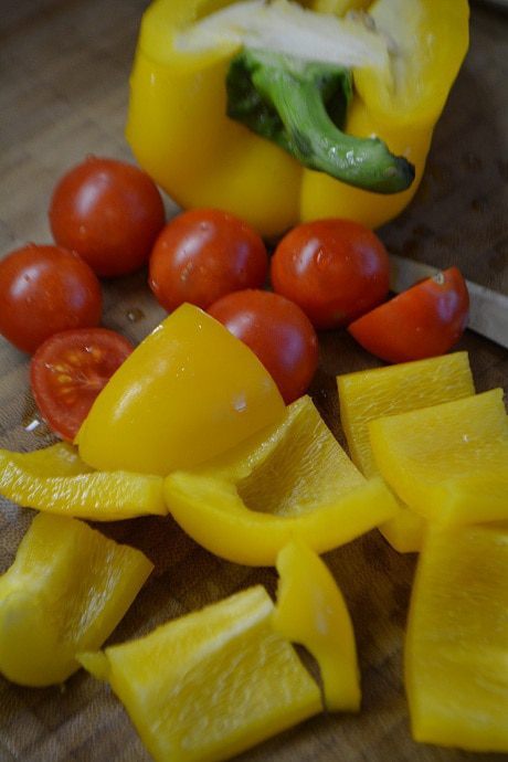 Шашлыки из рубленного мяса с овощами