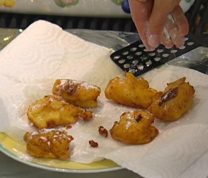 Творожные пончики с яблоками