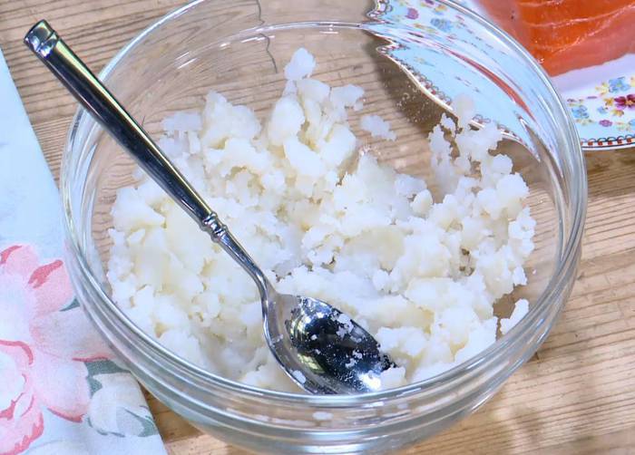 Рыбные пальчики с яйцом пашот 