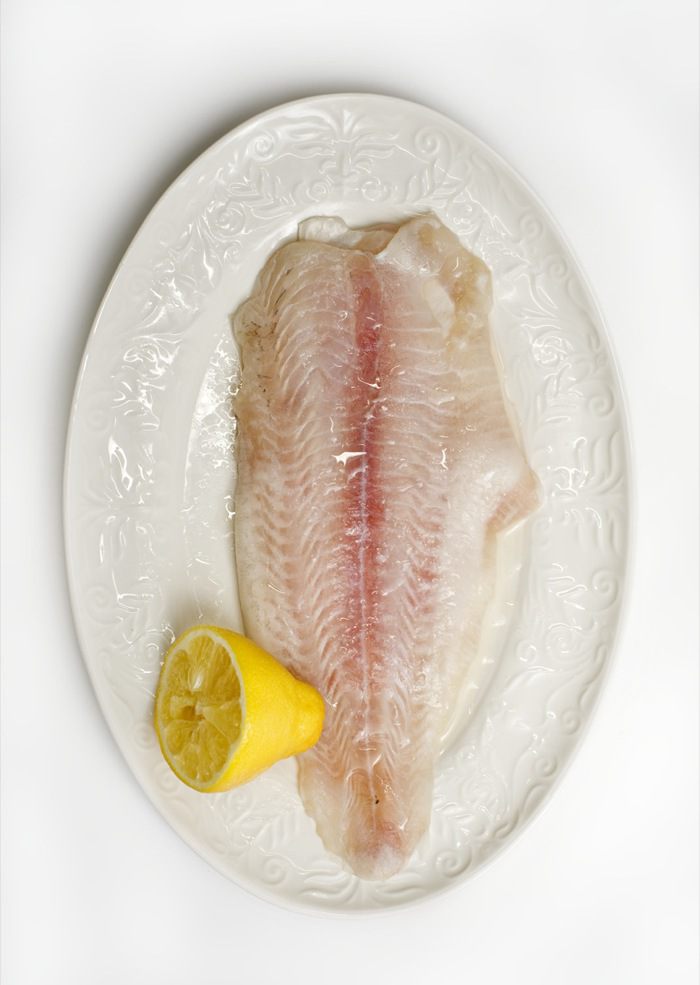 Рыбное филе в листьях лука-порея