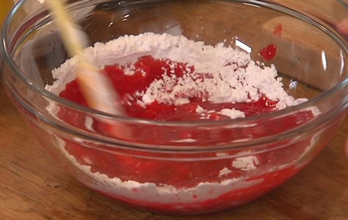 Малиновое желе с пузырьками