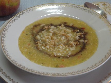 Суп-пюре из кабачка и жареной перловки