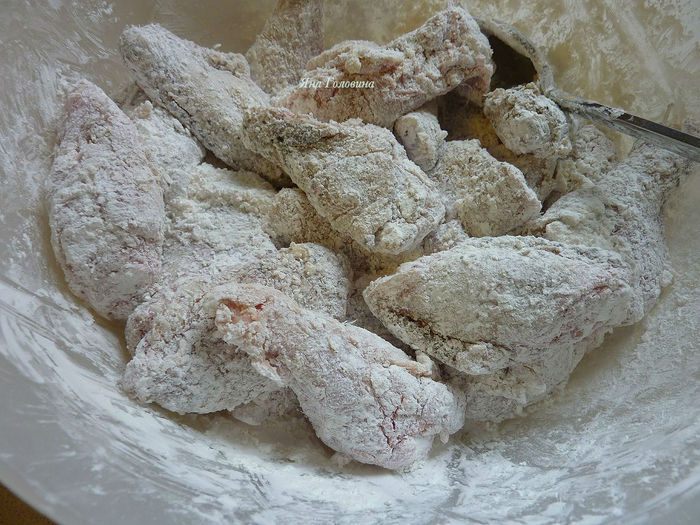 Крылышки в коле 