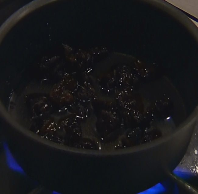 Шоколадный десерт с черносливом 