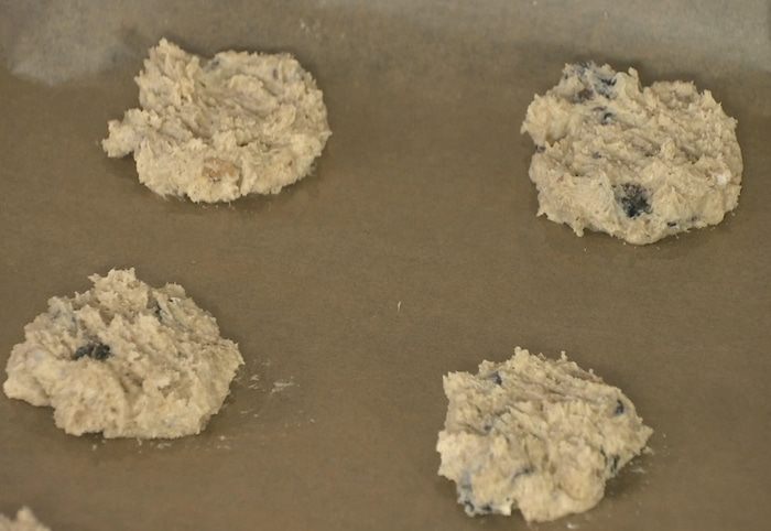 Печенье с черносливом, грецкими орехами и корицей 
