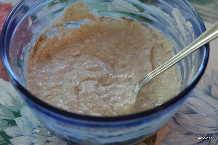 Яблочный пирог с орехами и шоколадом