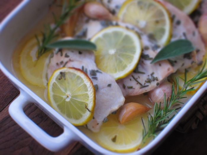 Куриная грудка с чесноком и лимоном