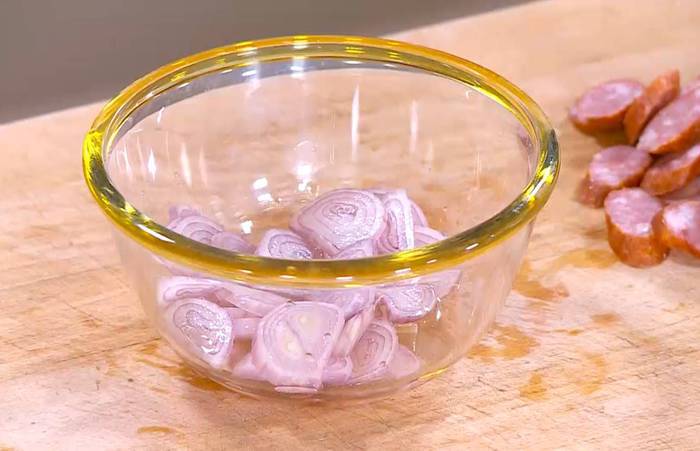 Салат из фасоли, сладкого картофеля и авокадо 