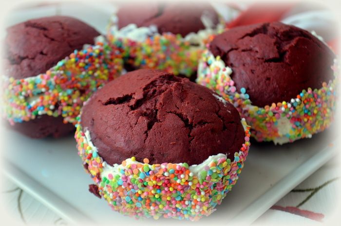 Шоколадные сэндвичи с творожным кремом