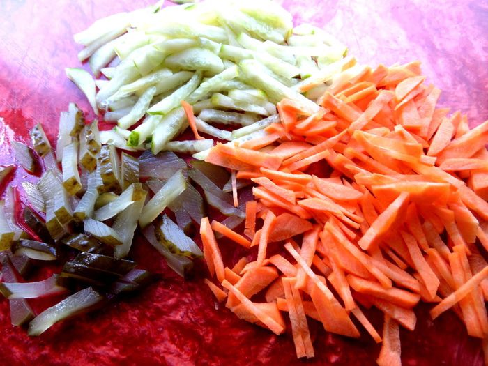 Рисовая вермишель с овощами и курицей