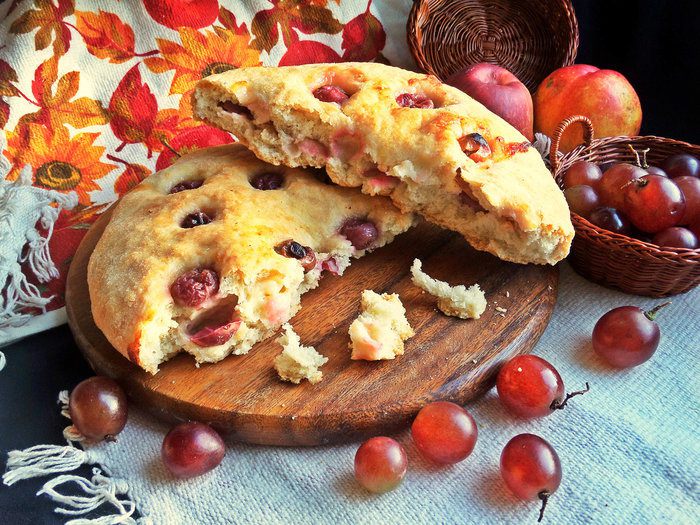 Осенняя фокачча с виноградом и сыром