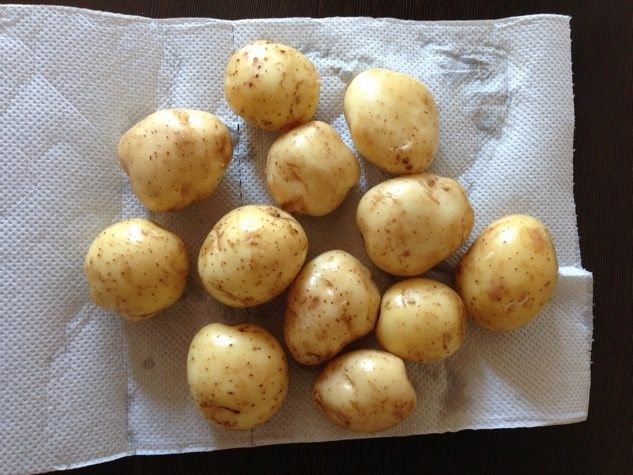 Картофельный салат с заправкой из феты