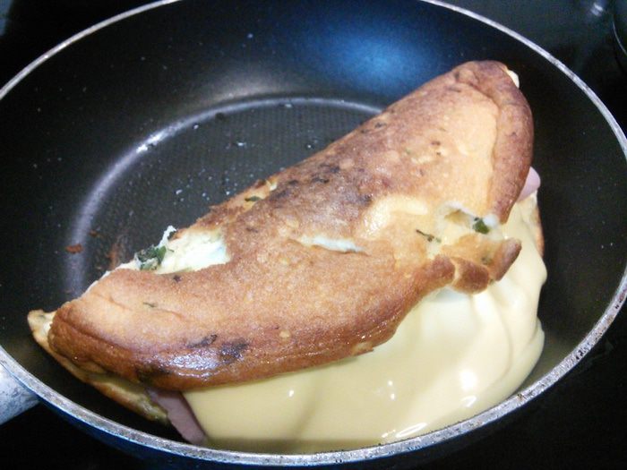 Омлет-суфле а ля кордон блю (Omelet à la Cordon bleu) 