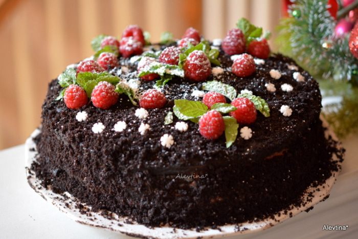 Шоколадный торт с клюквой