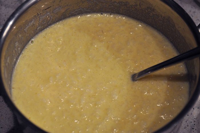 Рисовая запеканка с йогуртом и изюмом