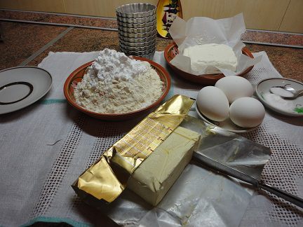 Творожные кексы с маком