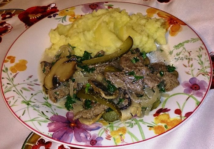 Бефстроганов (Boeuf Stroganoff)