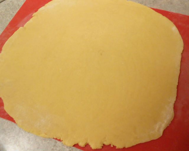 Пирог-цветок с персиками