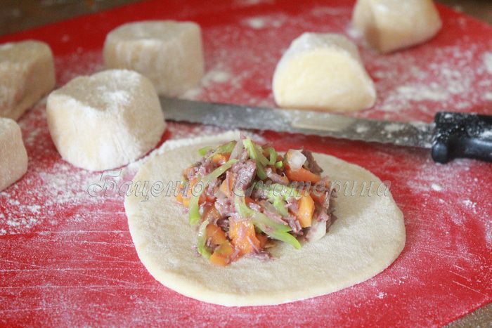 Паровые «мешочки» с начинкой