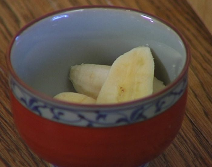 Йогуртовый десерт с бананами и миндалем