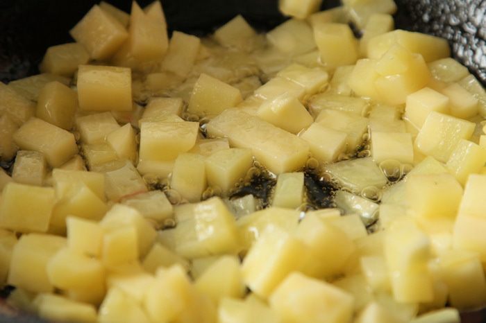 Суп-пюре из свеклы с яблоками и крем-сыром