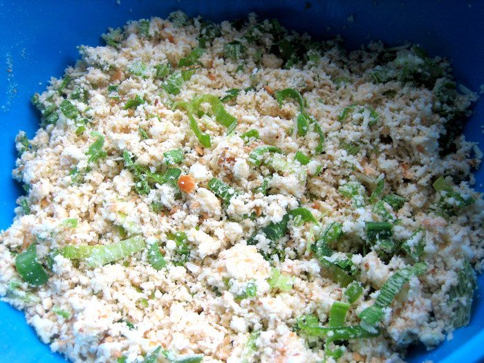 Овощи под сырной крошкой