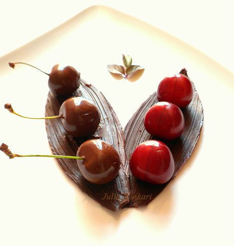 Вишня в шоколаде