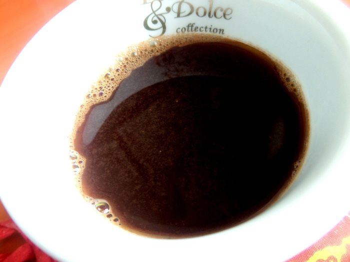 Карамельный кофе под сливочной шапочкой