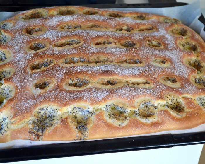 Дрожжевой масляный пирог с маком
