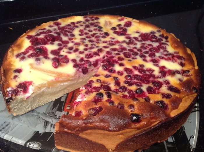 Пирог с грушей и клюквой