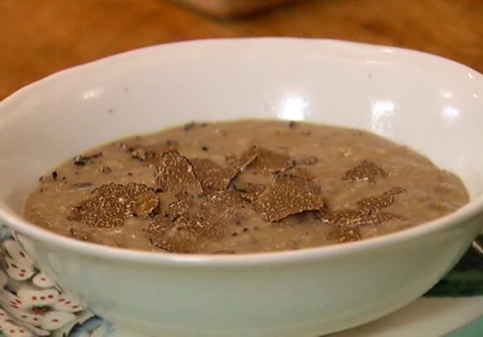 Суп-пюре из чечевицы и фасоли с трюфелем