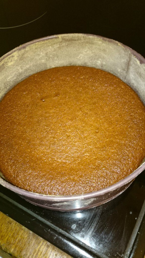 Холодный розовый чизкейк