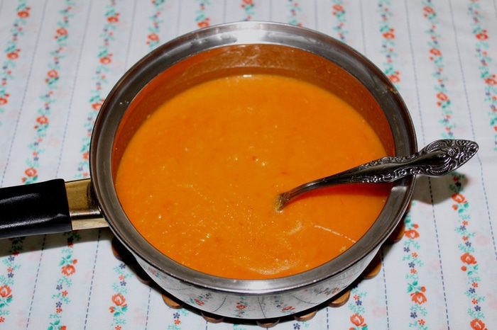 Суп-пюре из запеченной тыквы и помидоров