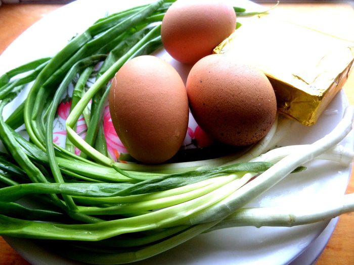 Дрожжевые блины с луково-сырной начинкой