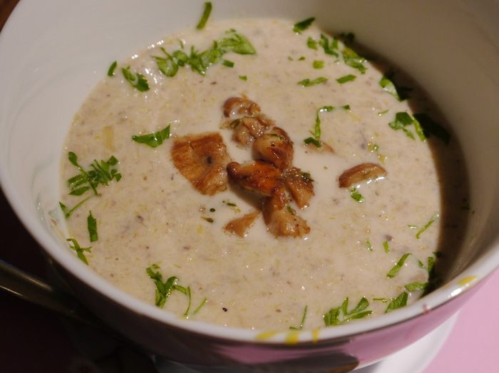 Грибной суп с луком-пореем