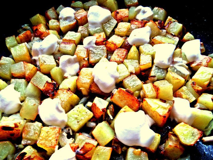 Испанский картофельный омлет с рыбкой