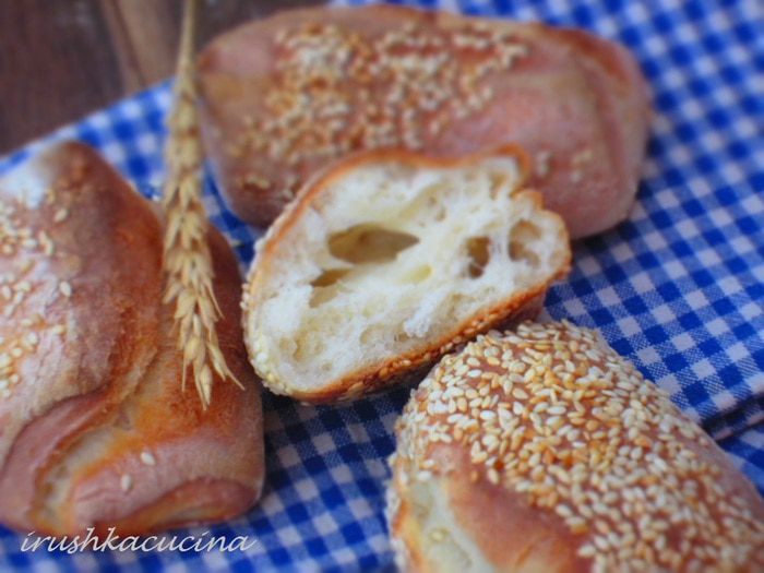 Булочки на йогурте с кунжутом