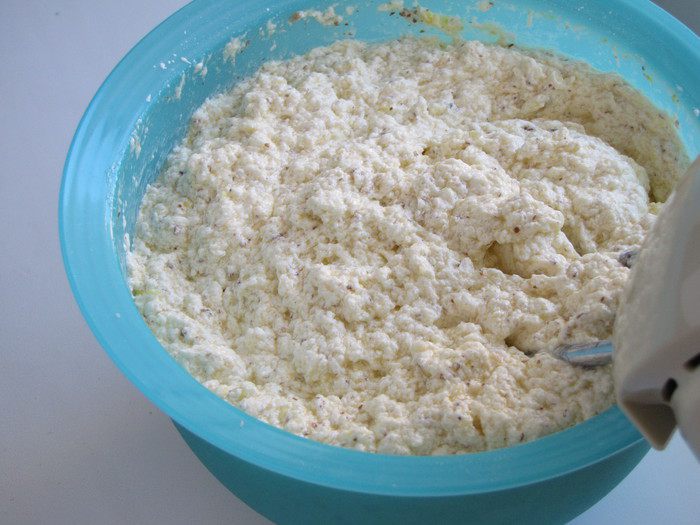 Кекс с кедровыми орешками