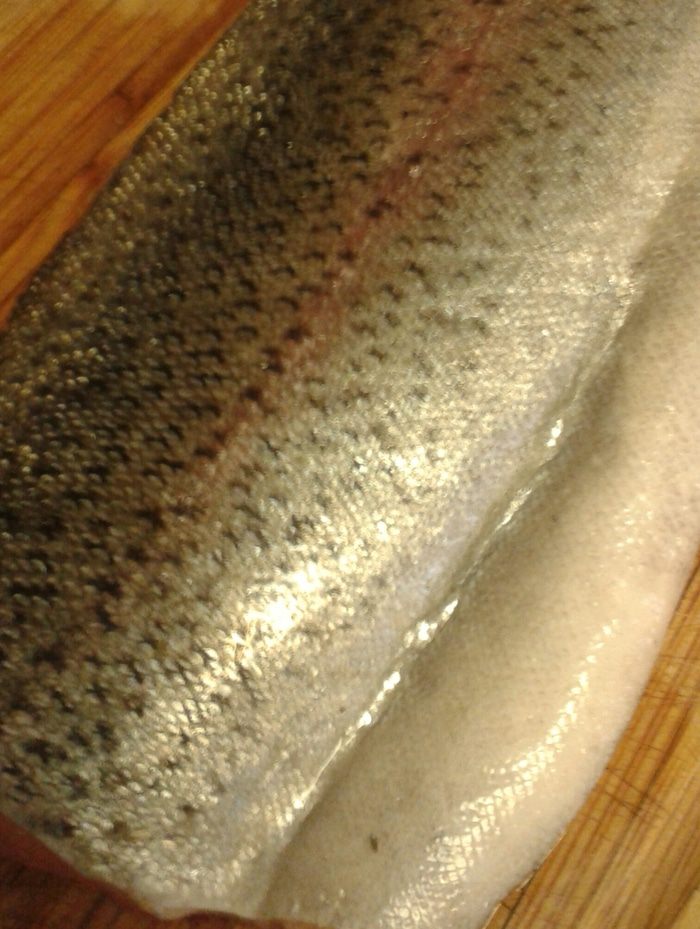 Форель на &amp;quot;подушке&amp;quot; из овощей с ореховым соусом