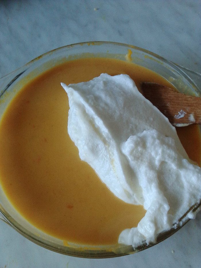 Пирог с тыквой и сгущёнкой под штрейзельной крошкой