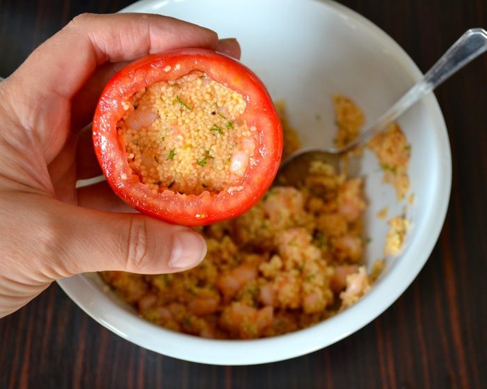 Помидоры, фаршированные кускусом и креветками