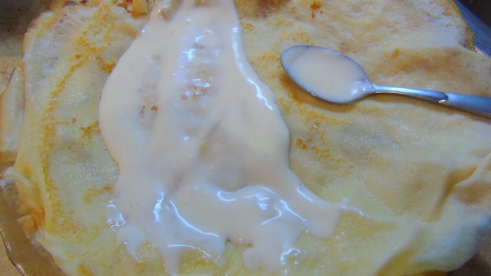 Блины с томлеными грушами