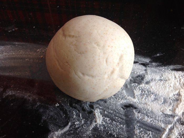 Кальцоне с рикоттой и шоколадной пастой