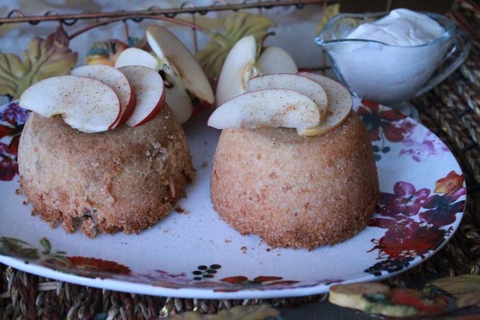 Яблочные шарлотки