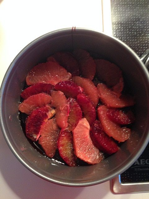 Цитрусовый пирог с апельсиновой карамелью