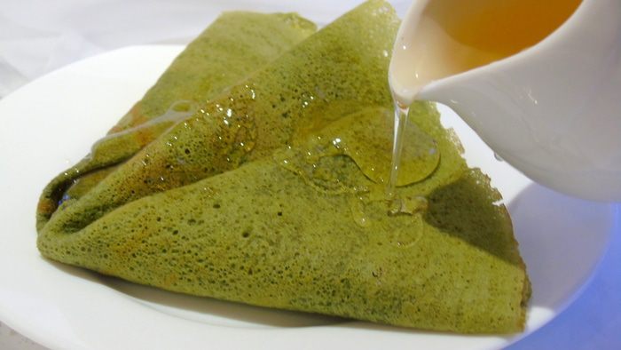 Блины с чаем матча