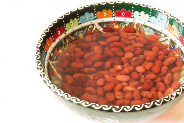 Суп-пюре из фасоли с беконом и черносливом