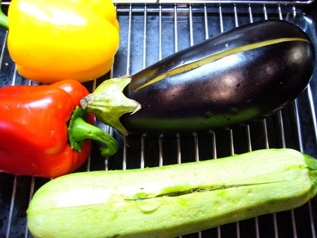 Печеные овощи с морепродуктами